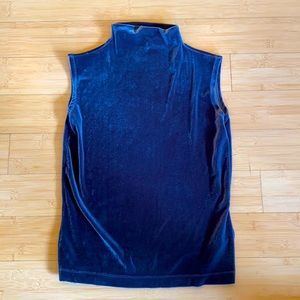 🌸Velvet sleeveless top